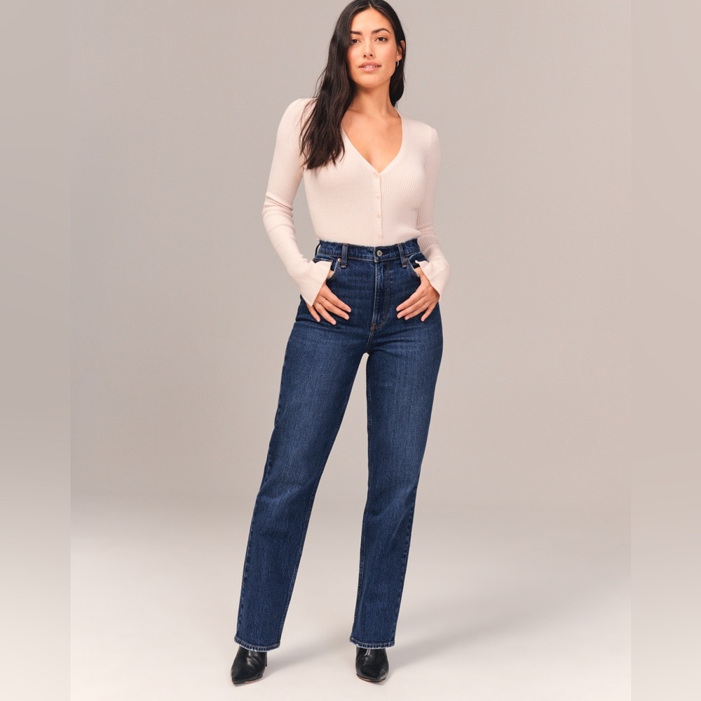 NWT Abercrombie and Fitch Curve Love Ultra High Rise 90’s Straight Jeans